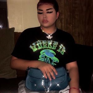 Meet your Posher, Adan